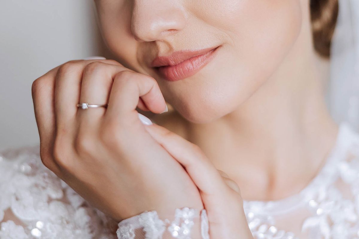 Are Plain Wedding Bands Worth It? The Pros, Cons, and Styling Advice for Minimalist Rings