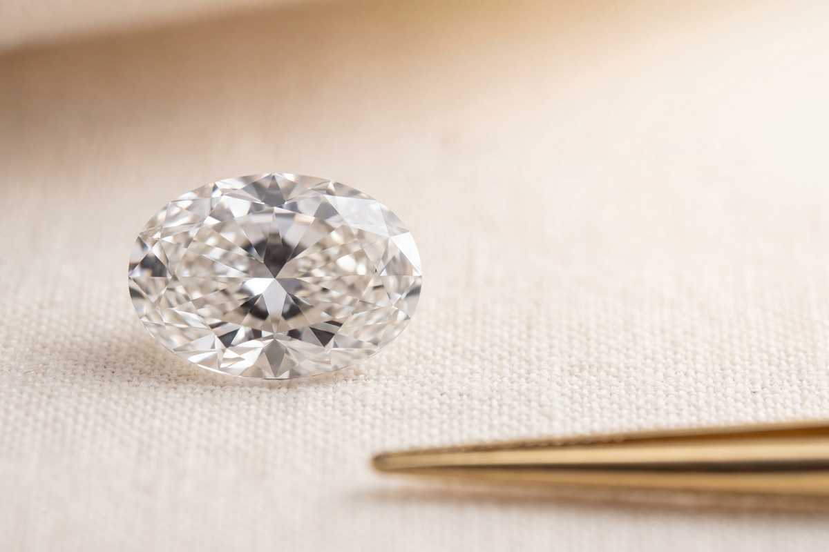 The Complete Oval Diamond Guide: Beyond the 4Cs, Why You Must Understand the Bow-Tie Effect