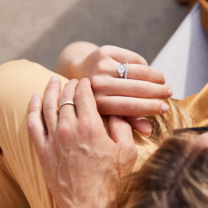 承諾戒指 Promise Ring 是什麼？戴法、意義與送禮時機完整解析