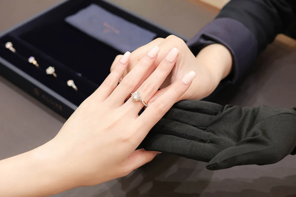 婚戒預算點樣計？由材質到鑽石等級嘅完整開支指南